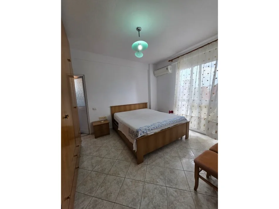 Tirane, jepet me qera apartament 3+1 Kati 5, 109 m² 750 € (Rruga Siri Kodra)