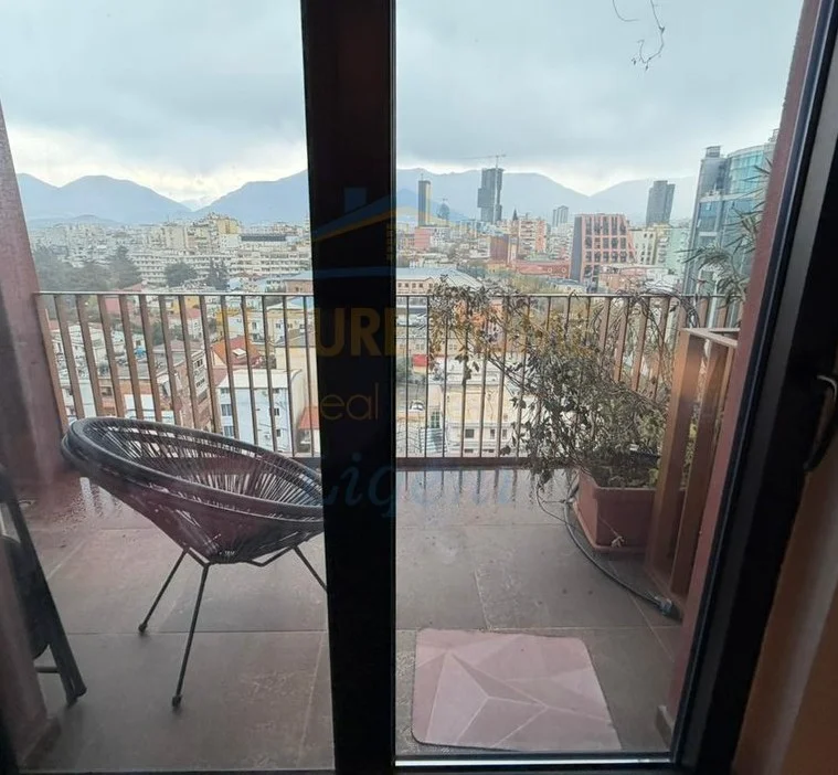 Tirane, jepet me qera apartament 1+1+Ballkon Kati 9, 60 m² 1.000 € (garden building)