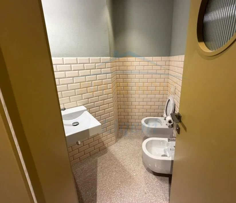 Tirane, jepet me qera apartament 1+1+Ballkon Kati 9, 60 m² 1.000 € (garden building)