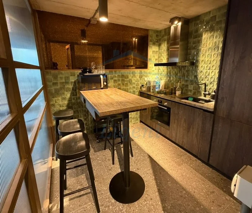 Tirane, jepet me qera apartament 1+1+Ballkon Kati 9, 60 m² 1.000 € (garden building)