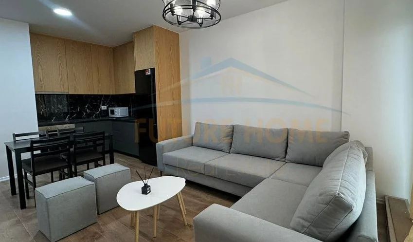 Tirane, jepet me qera apartament 1+1+Ballkon Kati 5, 65 m² 500 € (Akses Tirana)