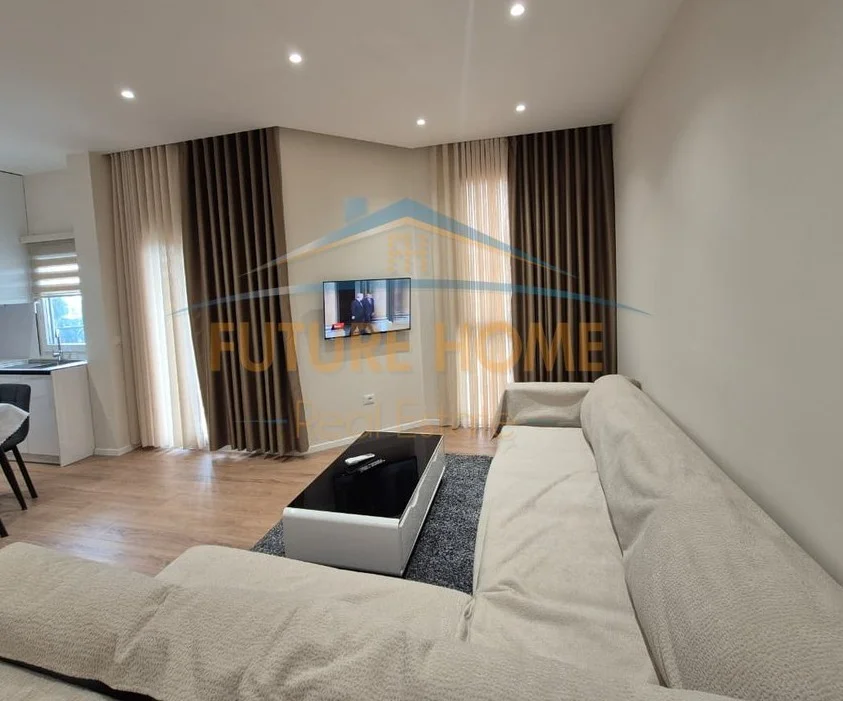 Tirane, jepet me qera apartament 1+1+Ballkon Kati 3, 75 m² 600 € (Tomi Kristo)