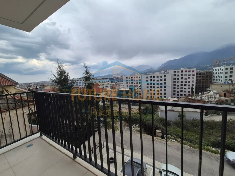 Tirane, jepet me qera apartament 1+1+Ballkon Kati 3, 75 m² 500 € (Ali Demi)