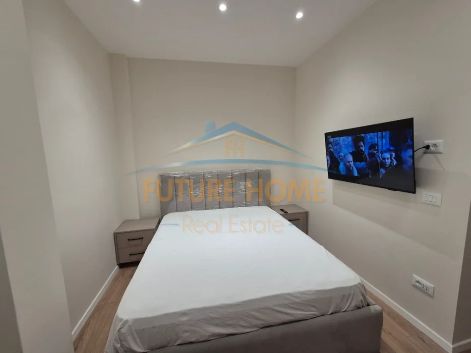 Tirane, jepet me qera apartament 1+1 Kati 3, 75 m² 500 € (prane Kompleskit Kaimi, Ali Dem)