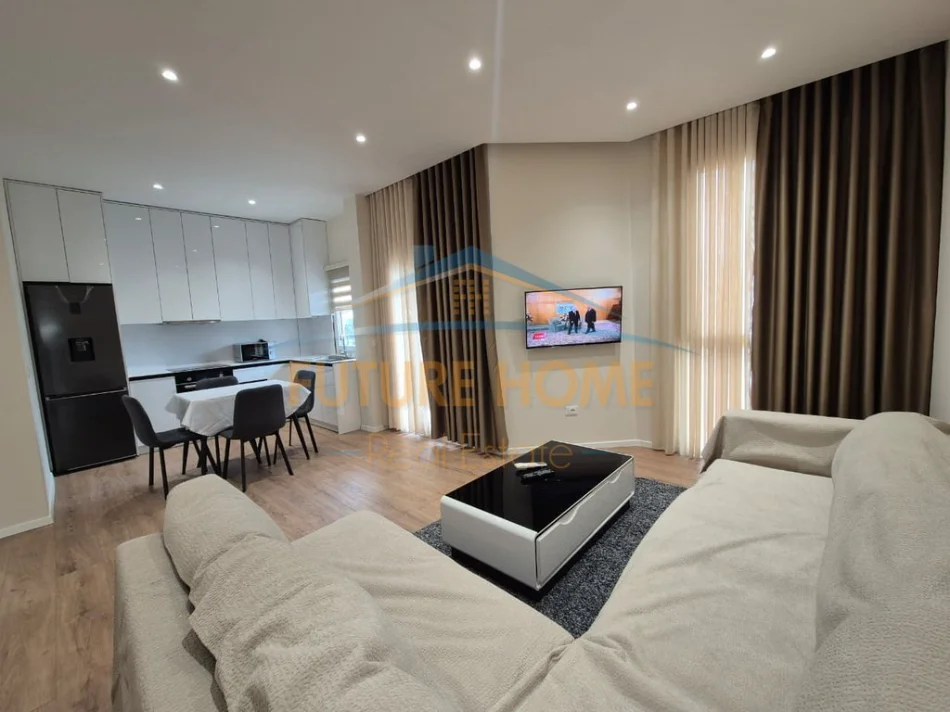 Tirane, jepet me qera apartament 1+1 Kati 3, 75 m² 500 € (prane Kompleskit Kaimi, Ali Dem)