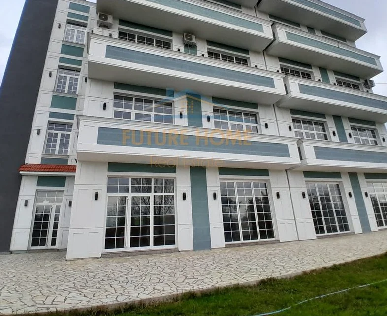 Tirane, jepet me qera ambjent biznesi Kati 0, 2.000 m² 2.000 € (Paskuqan)