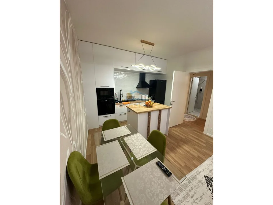 Tirane, jepet me qera apartament 1+1+Ballkon Kati 3, 67 m² 600 € (Kompleksi Asl 2)