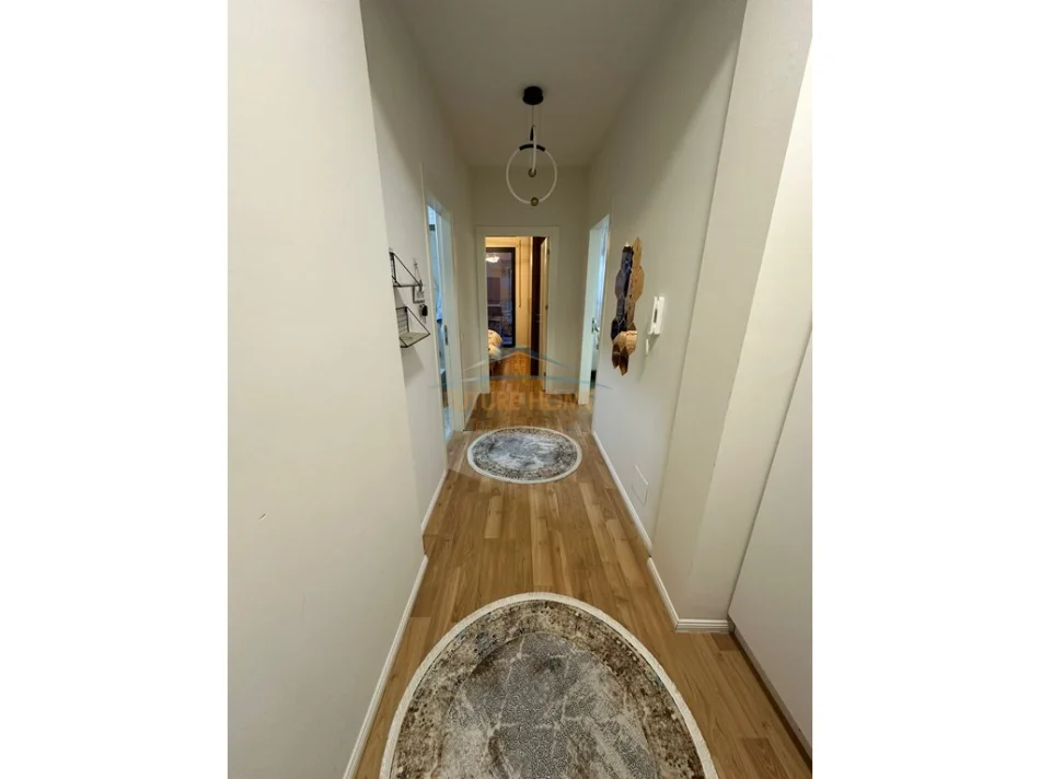 Tirane, jepet me qera apartament 1+1 Kati 3, 59 m² 600 € (XHAMLLIKU)