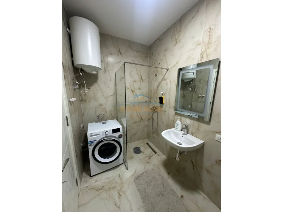 Tirane, jepet me qera apartament 1+1+Ballkon Kati 3, 67 m² 600 € 