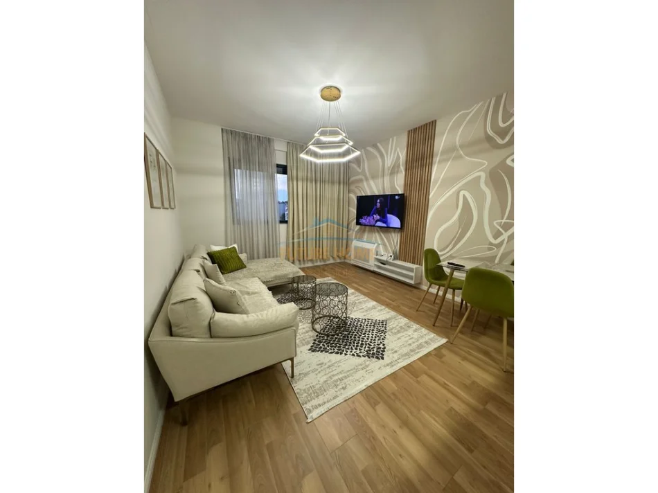 Tirane, jepet me qera apartament 1+1 Kati 3, 59 m² 600 € (XHAMLLIKU)