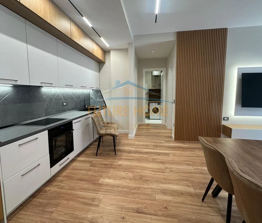 Tirane, jepet me qera apartament 1+1+Ballkon Kati 6, 75 m² 1.000 € (delijorgj)