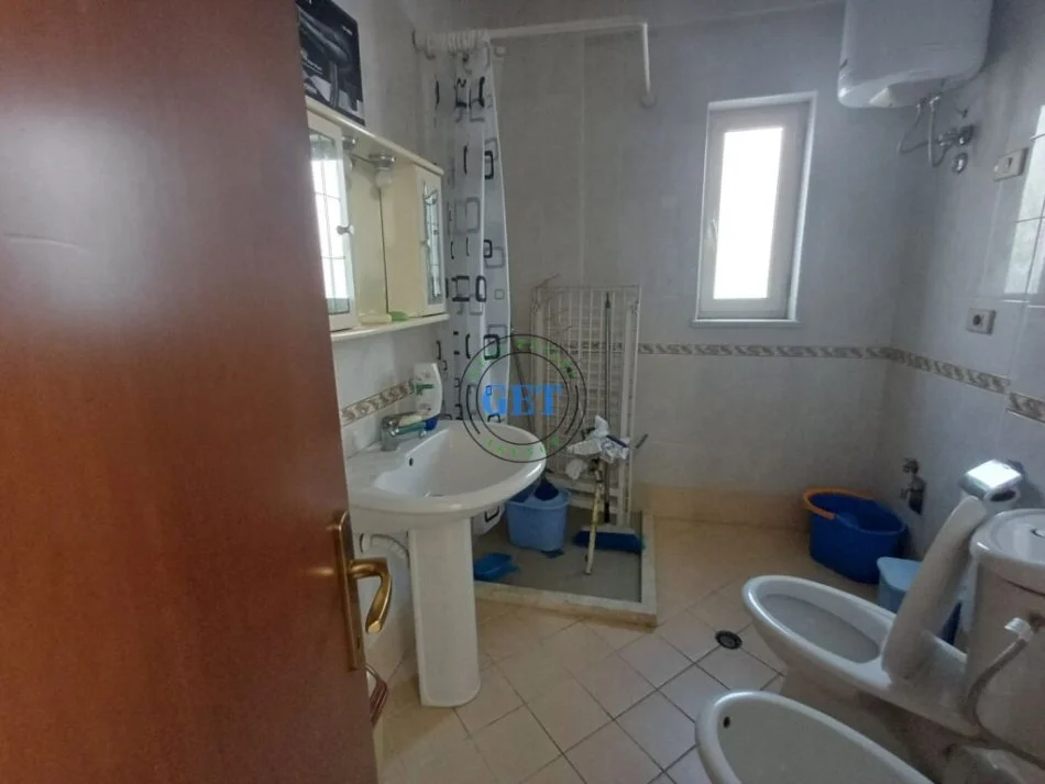 Durres, jepet me qera apartament 1+1 Kati 5, 64 m² 300 € (Plazh Iliria, Durrës)