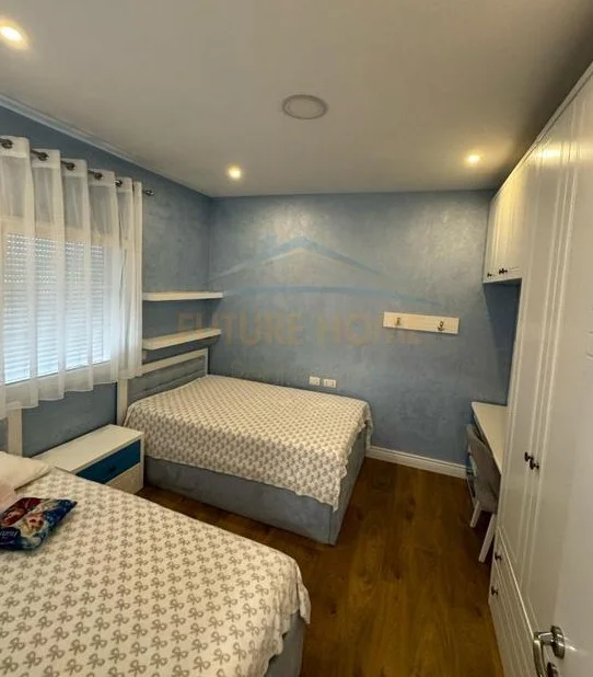 Tirane, shitet apartament 3+1 Kati 6, 180 m² 350.000 € (Rruga e Dajtit)