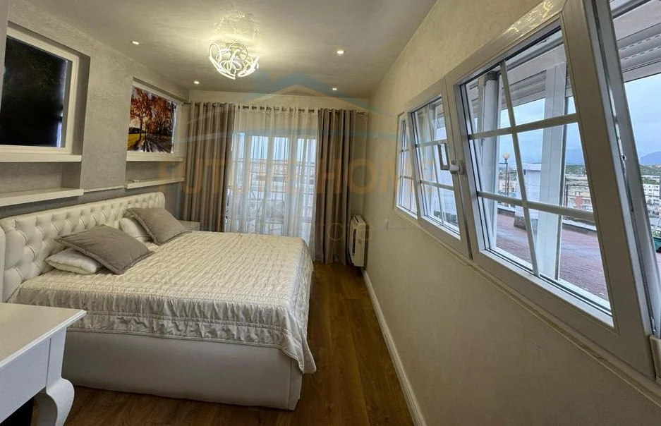 Tirane, shitet apartament 3+1 Kati 6, 180 m² 350.000 € (Rruga e Dajtit)