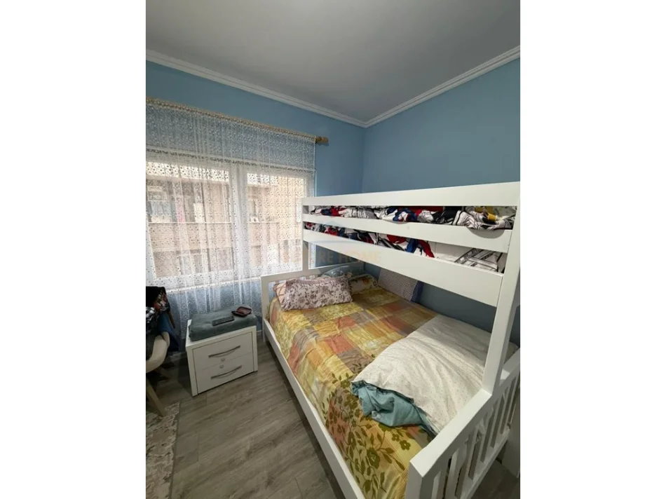 Tirane, shitet apartament 2+1+Ballkon Kati 3, 118 m² 315.000 € 