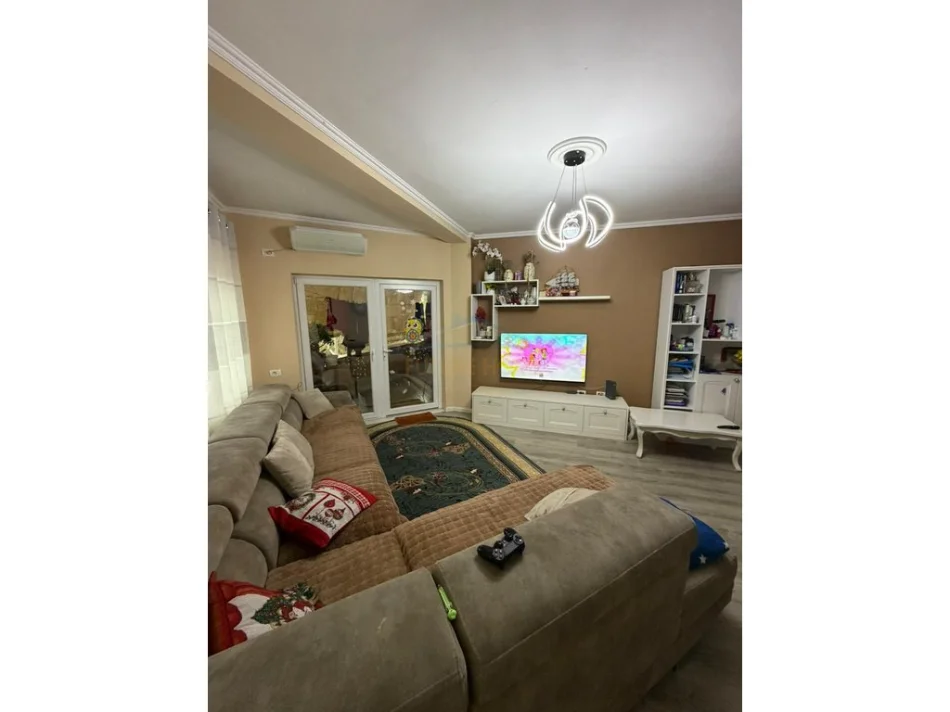 Tirane, shitet apartament 2+1+Aneks+Ballkon Kati 3, 117 m² 315.000 € 