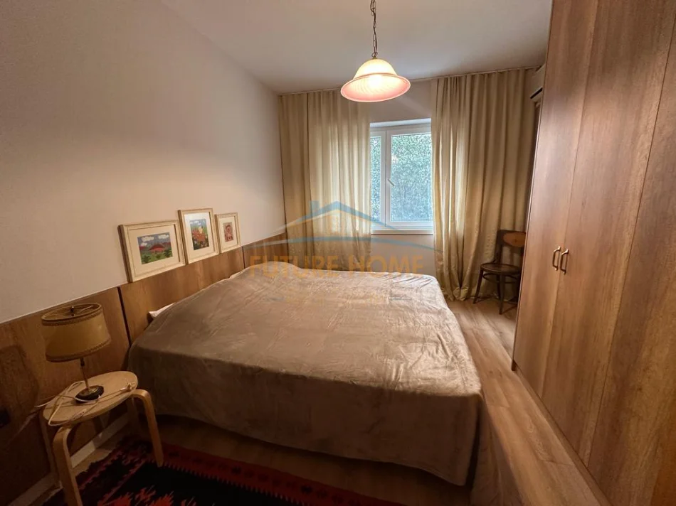 Tirane, jepet me qera apartament 1+1 Kati 2, 76 m² 700 € (Petro Nini)