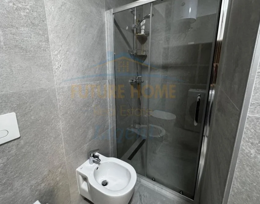 Tirane, jepet me qera apartament 2+1 Kati 2, 90 m² 1.000 € (Liqeni i Thate)
