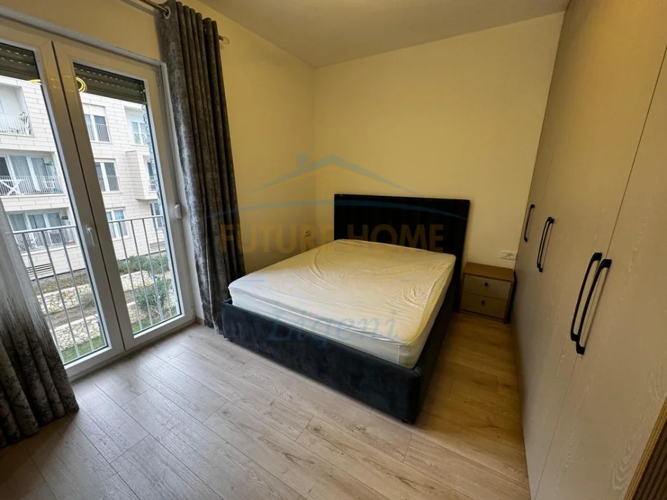 Tirane, jepet me qera apartament 2+1+Ballkon Kati 2, 90 m² 1.000 € (Park Life, Liqeni i thate)