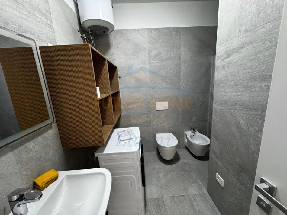 Tirane, jepet me qera apartament 1+1 Kati 2, 90 m² 1.000 € (Apartamenti 2+1+Post Parkimi, Liqeni i Thate)