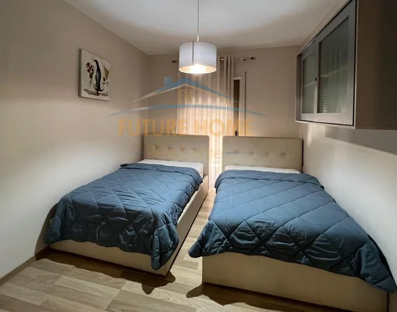 Tirane, jepet me qera apartament 2+1+Ballkon Kati 6, 115 m² 1.000 € (Kompleksi Delijorgj)