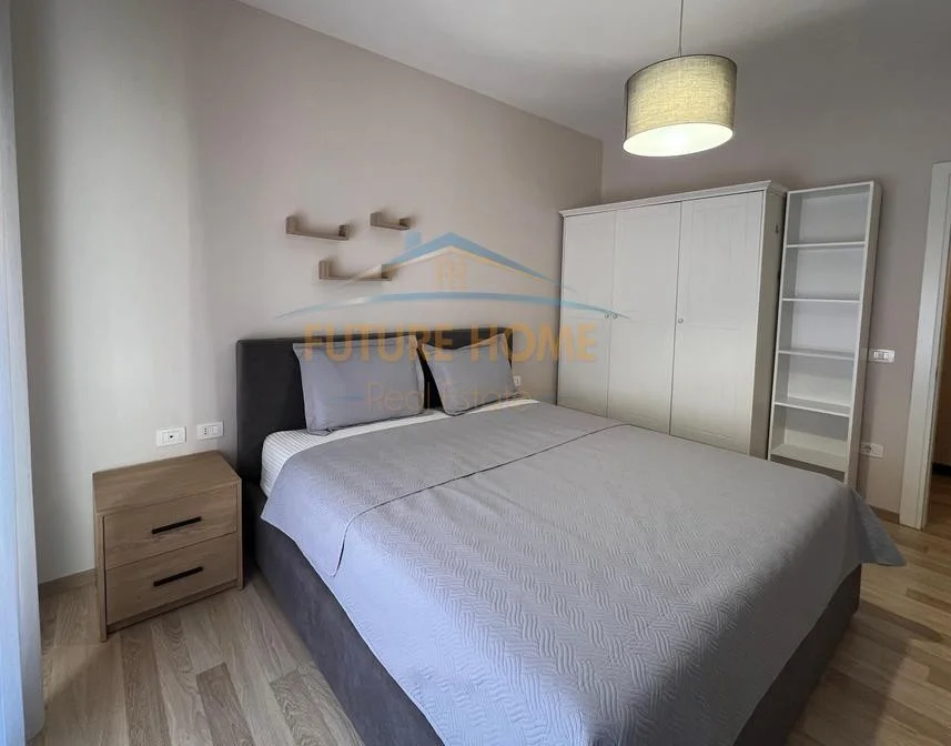 Tirane, jepet me qera apartament 2+1+Ballkon Kati 6, 115 m² 1.000 € (Kompleksi Delijorgj)