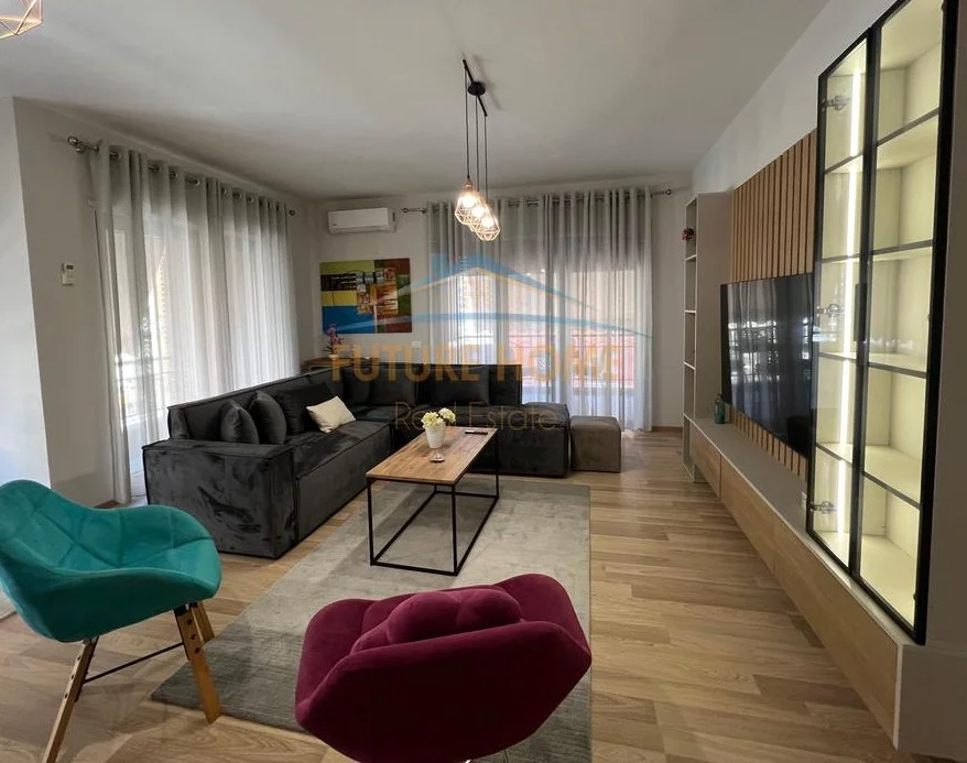 Tirane, jepet me qera apartament 2+1+Ballkon Kati 6, 115 m² 1.000 € (Kompleksi Delijorgj)