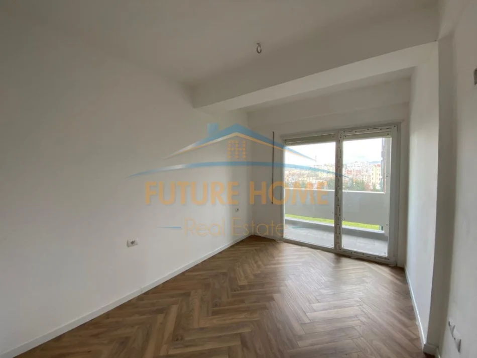 Tirane, jepet me qera apartament 1+1+Ballkon Kati 3, 65 m² 500 € 