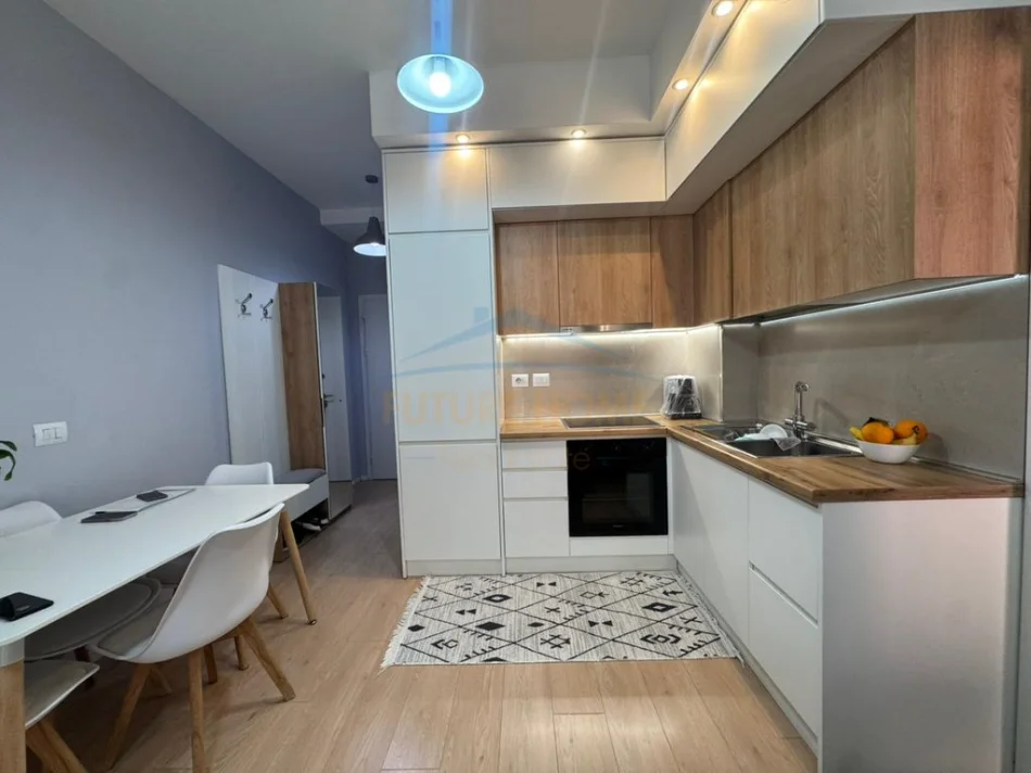Tirane, jepet me qera apartament 1+1+Ballkon Kati 4, 58 m² 550 € (Jordan Misja)