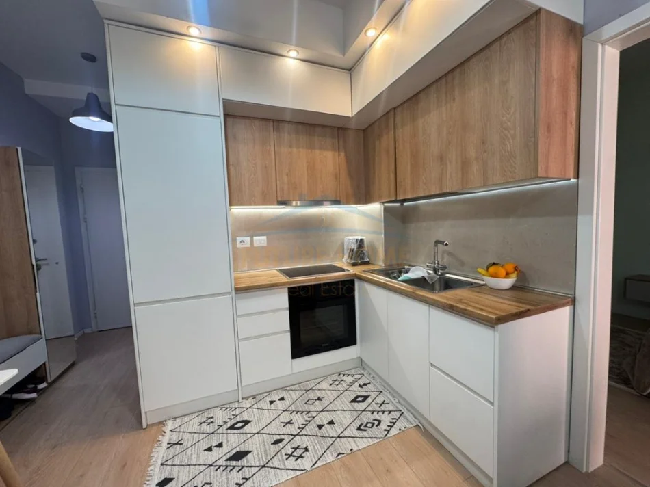 Tirane, jepet me qera apartament 1+1+Ballkon Kati 4, 58 m² 550 € (Jordan Misja)