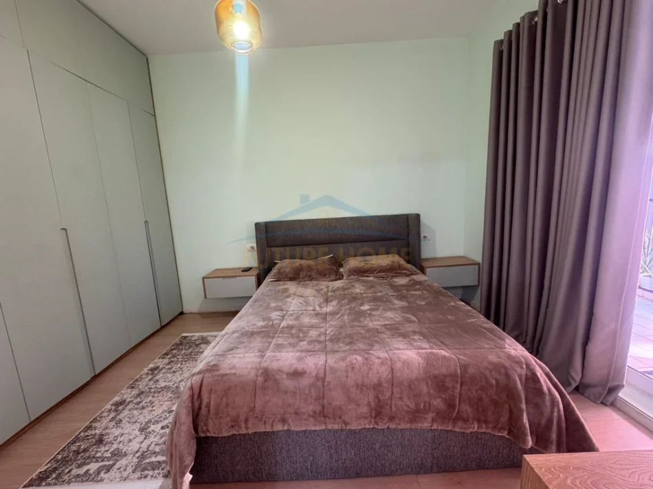 Tirane, jepet me qera apartament 1+1+Ballkon Kati 4, 58 m² 550 € (Jordan Misja)