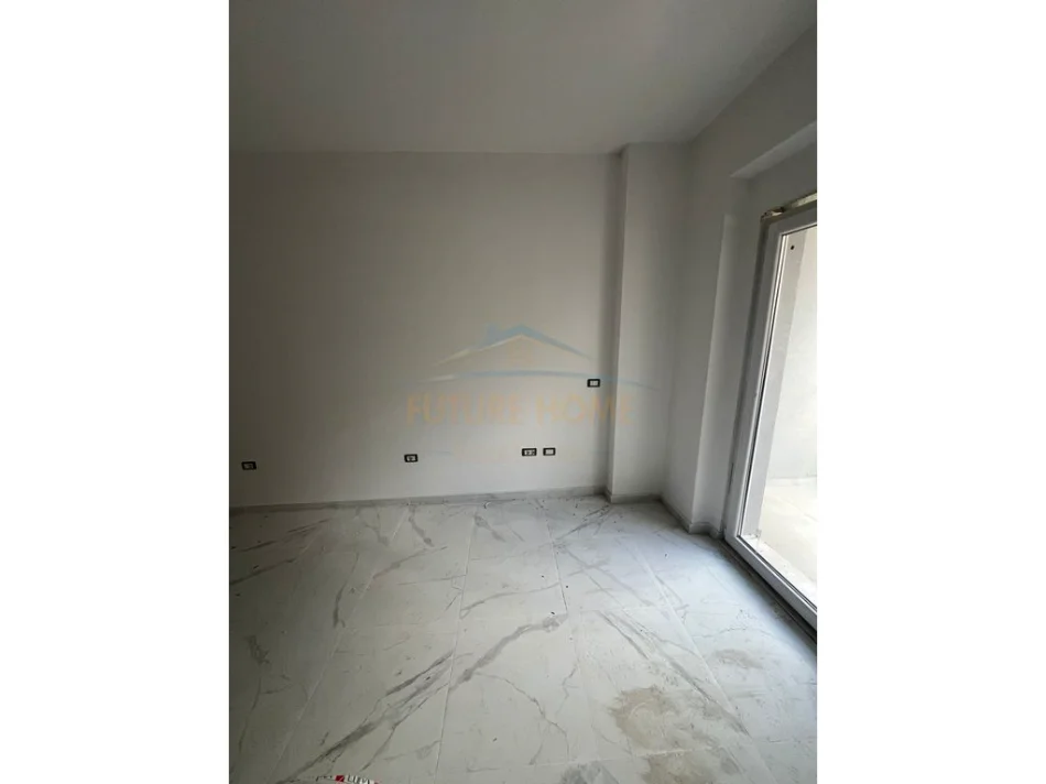 Tirane, shitet apartament 1+1 Kati 5, 53 m² 73.000 € 