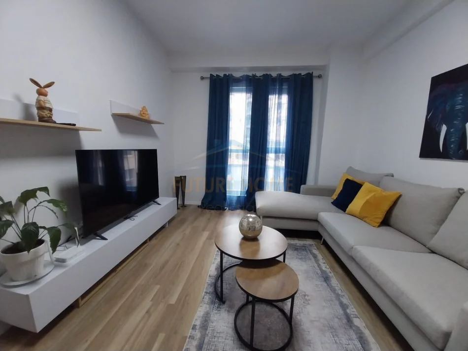 Tirane, jepet me qera apartament 1+1+Ballkon Kati 3, 65 m² 628 € (Kompleksi Aura)