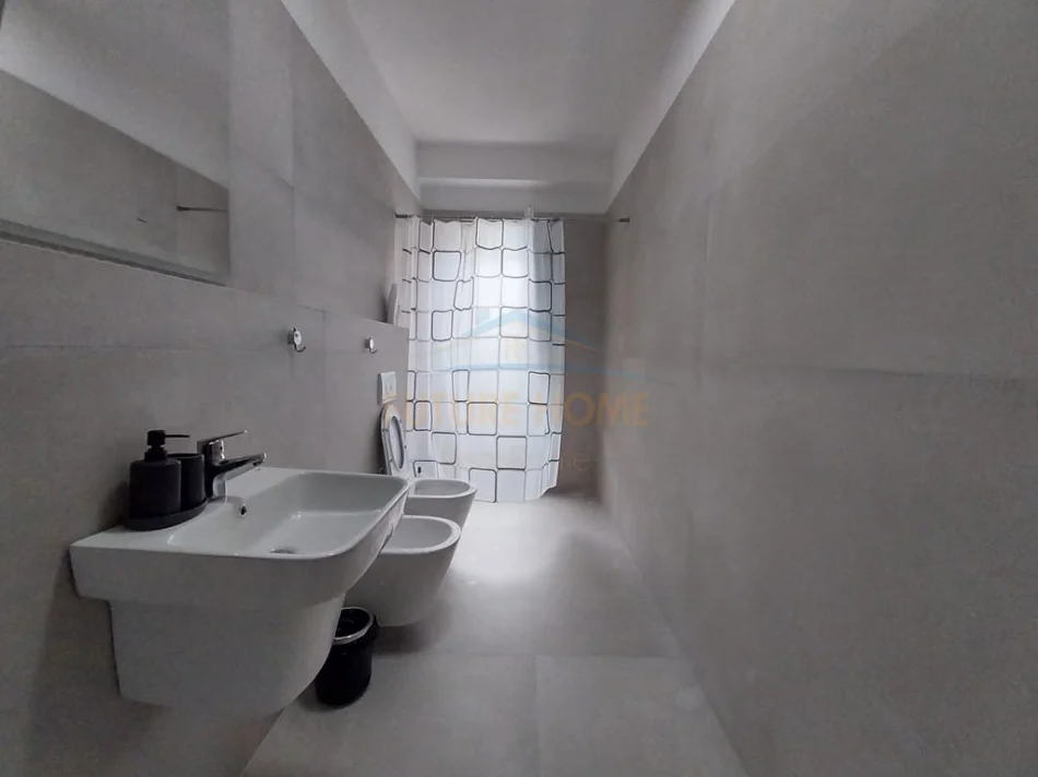 Tirane, jepet me qera apartament 1+1+Ballkon Kati 3, 65 m² 628 € (Kompleksi Aura)