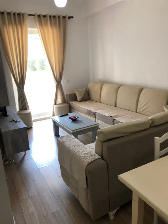 Tirane, jepet me qera apartament 2+1+Ballkon Kati 2, 90 m² 500 € (rruga Pasho Hysa)