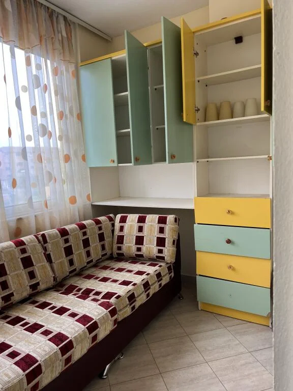 Tirane, jepet me qera apartament 2+1+Ballkon Kati 2, 100 m² 500 € STACIONI I TRENIT