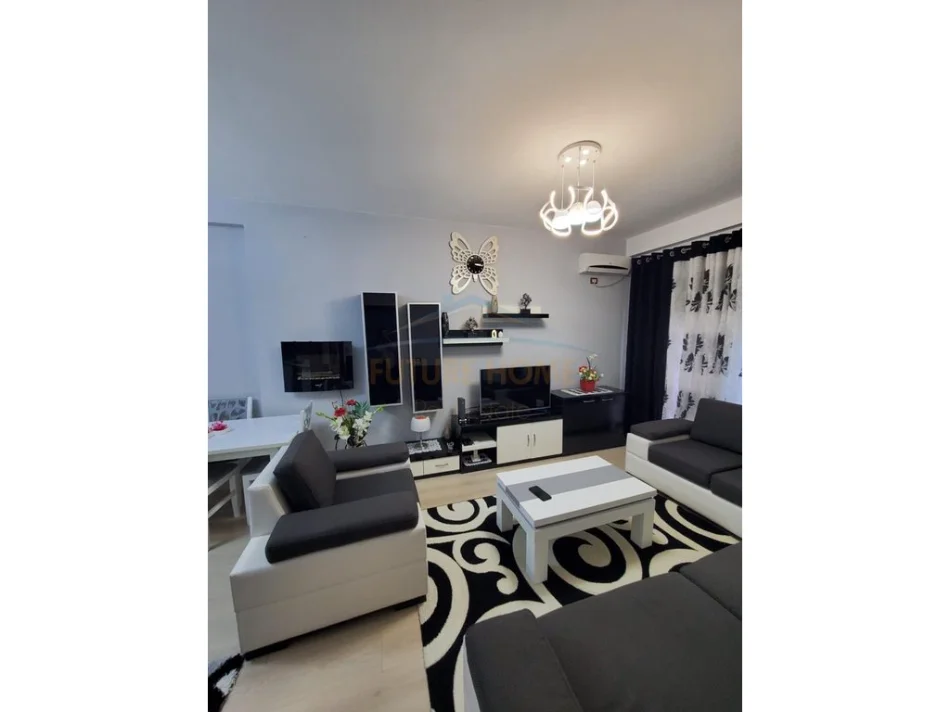 Tirane, jepet me qera apartament 1+1+Ballkon Kati 2, 65 m² 350 € (Fresku)