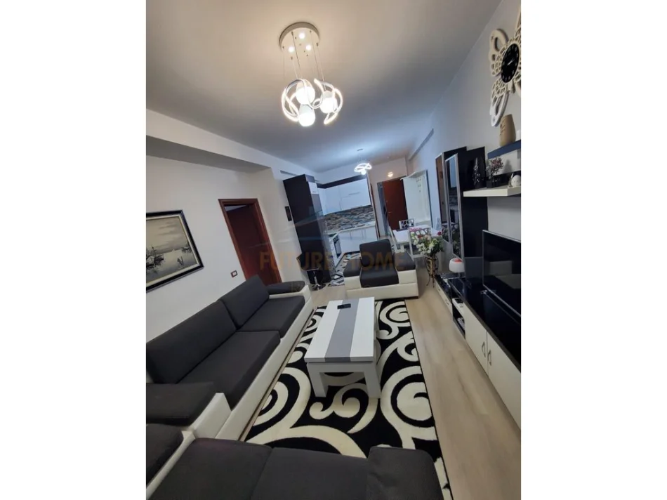 Tirane, jepet me qera apartament 1+1+Ballkon Kati 2, 65 m² 350 € (Fresku)