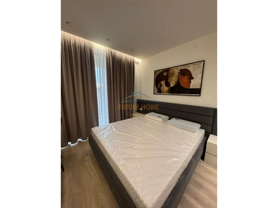 Tirane, jepet me qera apartament 1+1+Ballkon Kati 1, 65 m² 1.000 € (Golden Tower)