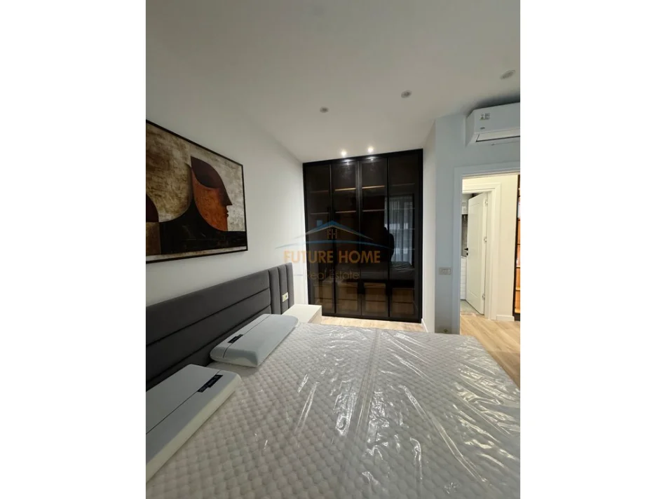 Tirane, jepet me qera apartament 1+1+Ballkon Kati 1, 65 m² 1.000 € (Golden Tower)