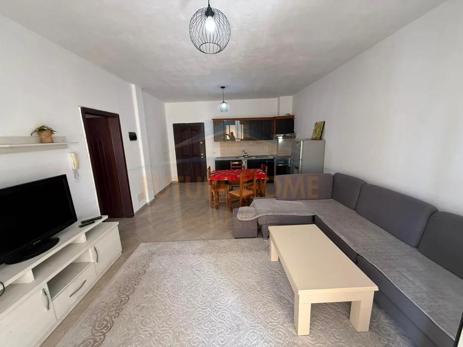 Tirane, jepet me qera apartament 1+1+Ballkon Kati 6, 70 m² 450 € (unaza e re)