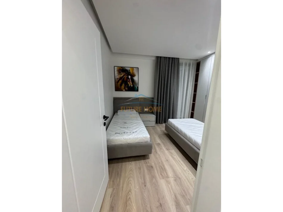 Tirane, jepet me qera apartament 2+1+Ballkon Kati 1, 90 m² 1.500 € (Golden Tower)