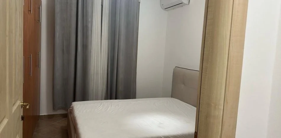 Tirane, jepet me qera apartament 2+1 Kati 6, (Ministria e Drejtesise)