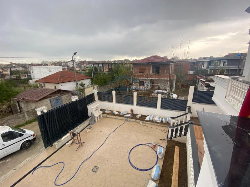 Tirane, shitet Vile 2 Katshe , 500 m² 900.000 € (Instituti Bujqesor)