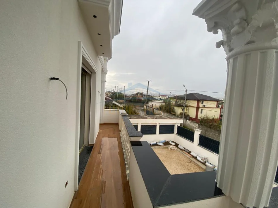 Tirane, shitet Vile 2 Katshe , 500 m² 900.000 € (Instituti Bujqesor)