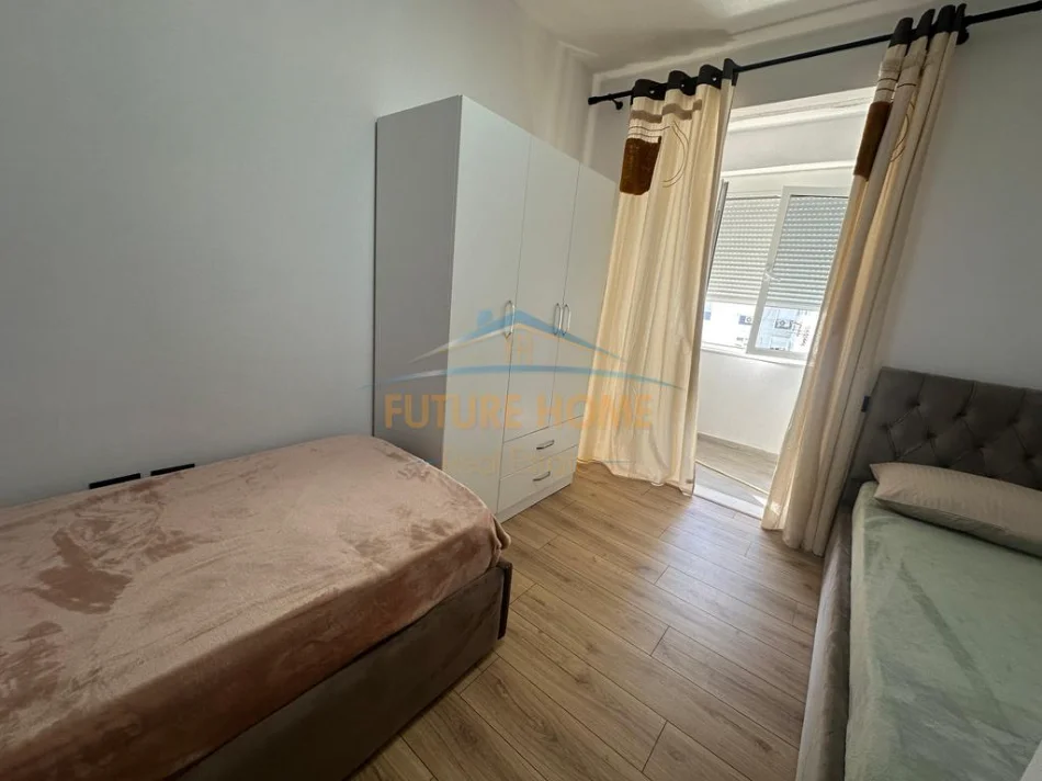 Tirane, jepet me qera apartament 2+1+Ballkon Kati 6, 95 m² 750 € (Kompleksi Star, 21 Dhjetori)