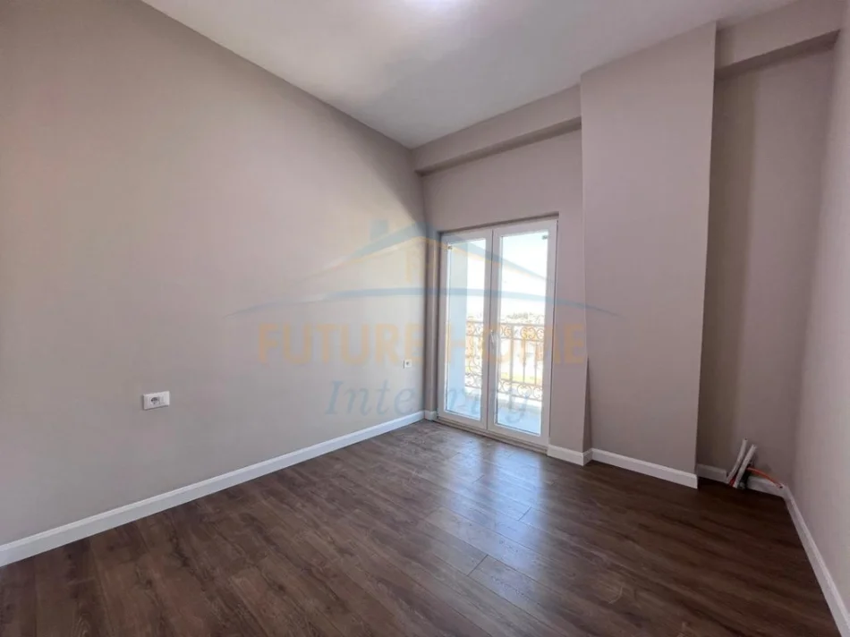 Tirane, shitet apartament 1+1 Kati 4, 76 m² 138.000 € (Porta e re, Sauk)