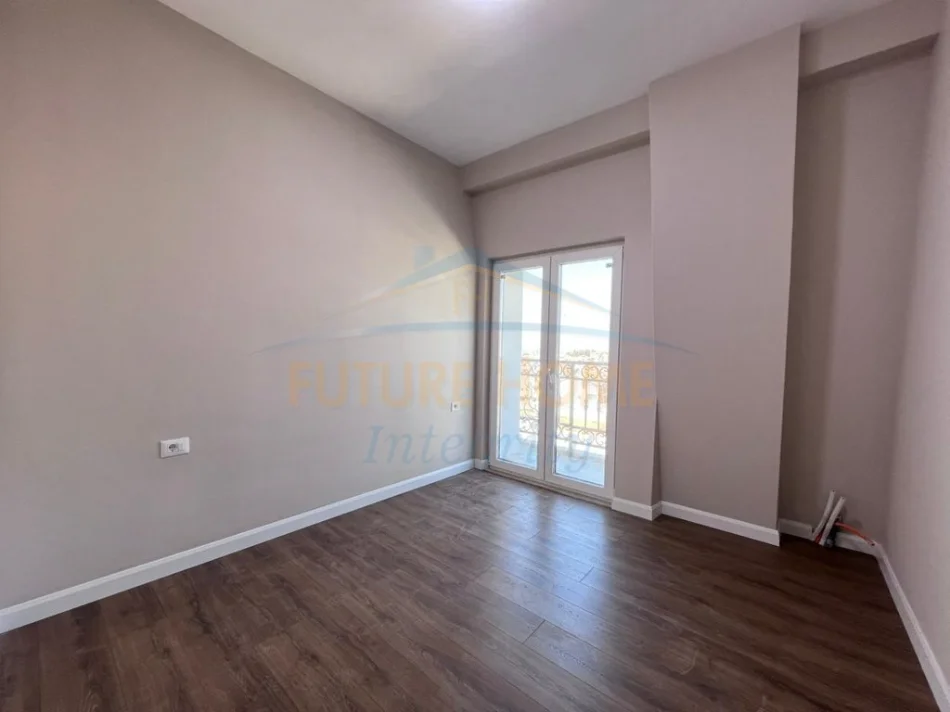 Tirane, shitet apartament 1+1+Ballkon Kati 4, 76 m² (Sauk i Vjeter)
