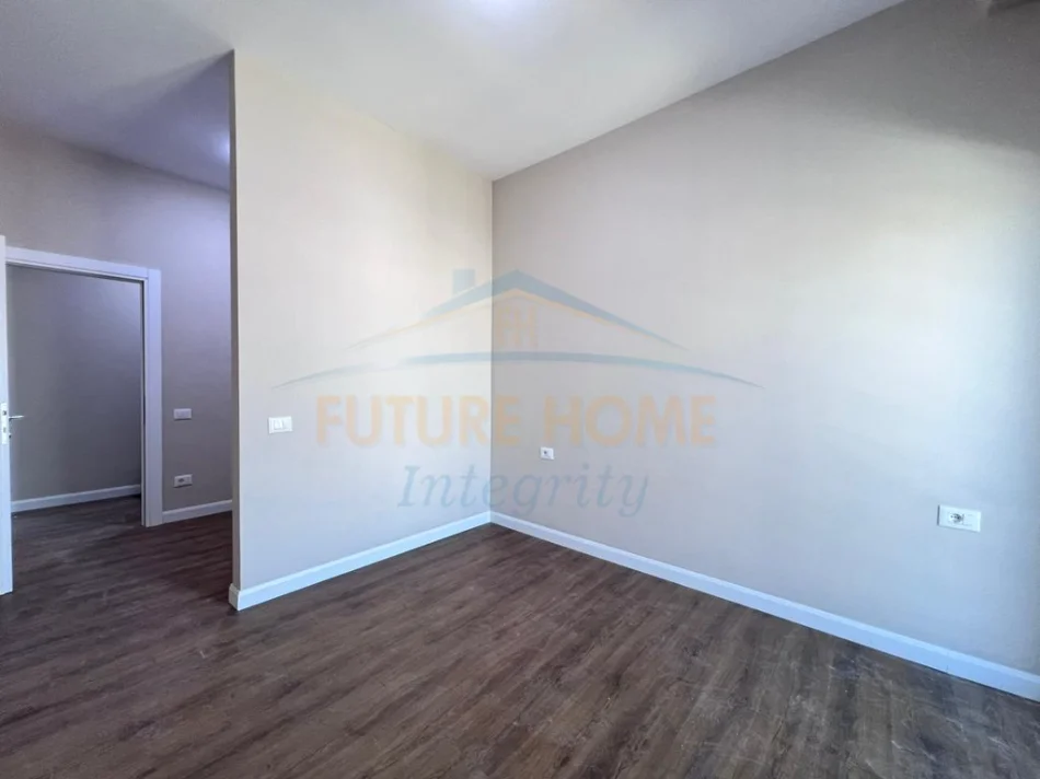 Tirane, shitet apartament 1+1+2 Ballkone Kati 4, 76 m² 138.000 € (Rezidence Porta Tirana e Re)