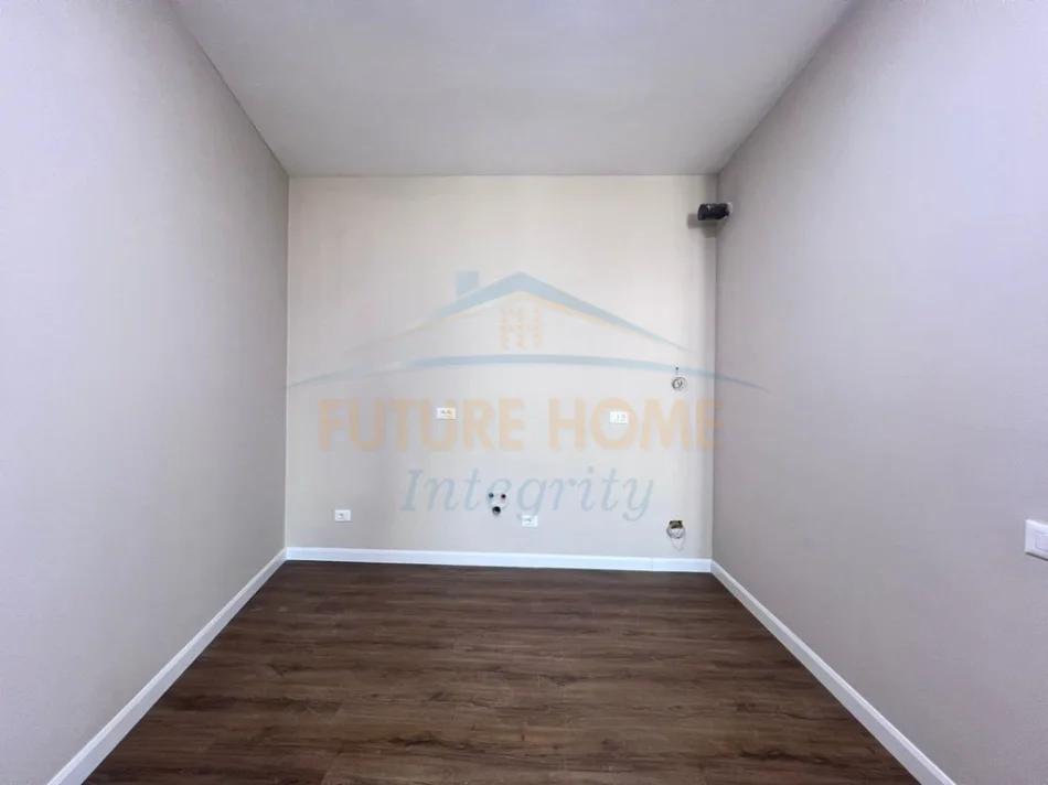 Tirane, shitet apartament 1+1 Kati 4, 76 m² 130.000 € (Porta e Re)